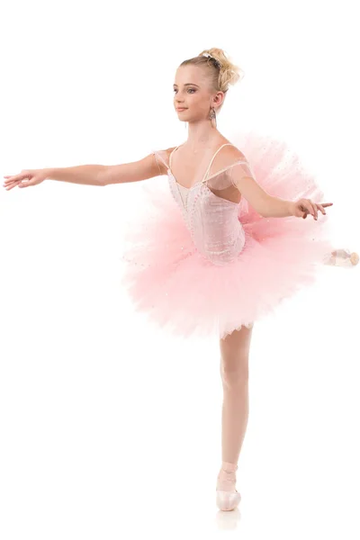 Молодая Балерина Белой Пачке Танцующая Пуантах Руками Над Головой Студии Стоковая Картинка
