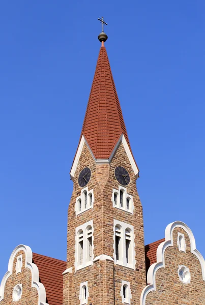 Christuskirche, Luteránský kostel dominantou města ve Windhoeku — Stock fotografie