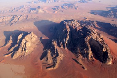 Wadi rum çöl yukarıdaki güzel manzara. Ürdün.