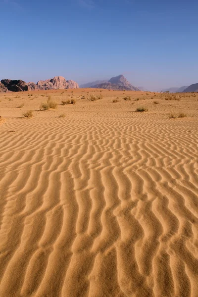 Sand pattern and beautiful landscape of the wadi rum desert — Stock Photo, Image