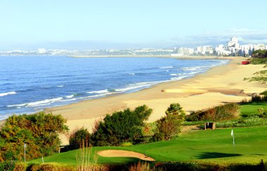 Golf Sahası denize