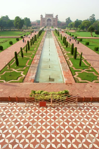 Přehled taj mahal a zahrada — Stock fotografie