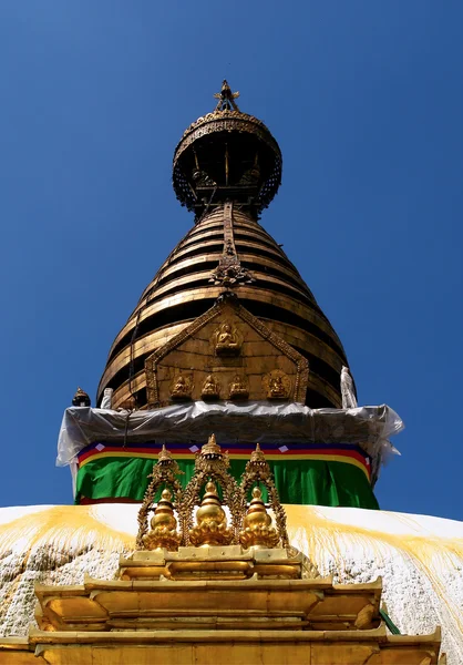 Swayambhunath stúpa chrám na okraji města Káthmándú — Stock fotografie
