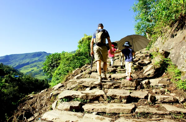 Мандрівників в гімалайських гір, Аннапурна збереження реги — стокове фото