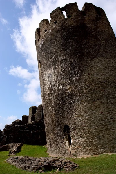 Ruïnes van het kasteel van caerphilly, wales — Stockfoto