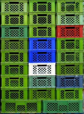 plastik kargo kutuları