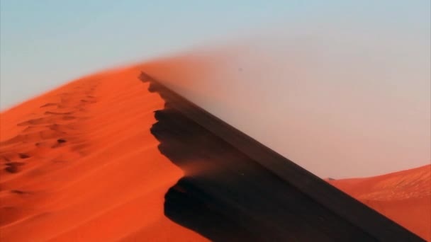 Sossusvlei sand dunes landscape in the Nanib desert near Sesriem, Namibia — Stock Video