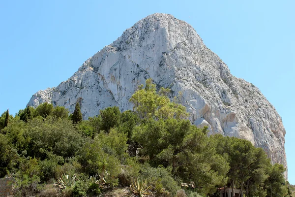 Natuurpark op penon de ifach gelegen in calp, Spanje. — Stockfoto