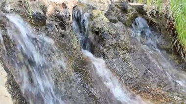 Dekoratif Bahçe taze su akan akarsu