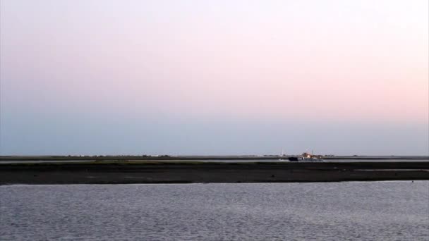 Naturschutzgebiet ria formosa undLeuchtturm cabo de santa maria — Stockvideo