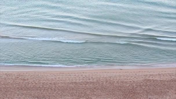 Albufeira vissers strand zeegezicht (praia dos pescadores, algarve, portugal) — Stockvideo