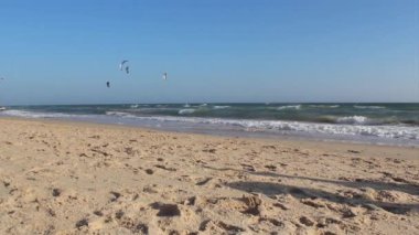 Kitesurf aşağı rüzgar ve serbest stile