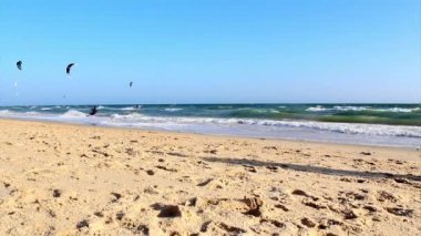 Kitesurf aşağı rüzgar ve serbest stile