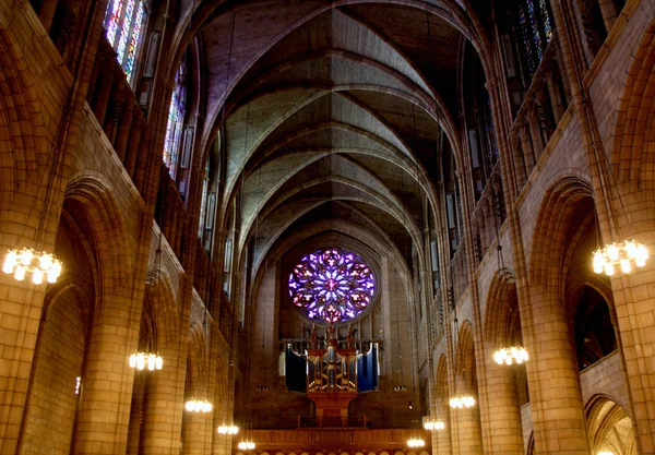 Église Saint Thomas, située dans l'arrondissement de Manhattan, New Yo — Photo