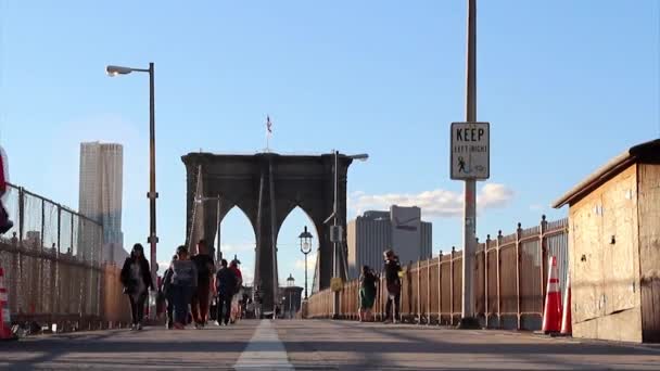 New york city, brooklyn most v Manhattanu přes hudson river. — Stock video