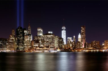 alacakaranlık güneş aşağı manhattan üzerinde ayarlar. ünlü new york l