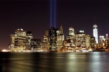 alacakaranlık güneş aşağı manhattan üzerinde ayarlar. ünlü new york l