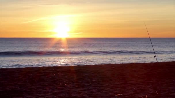 Sonnenuntergang in vale do lobo berühmter Strand, Algarve, Portugal. — Stockvideo