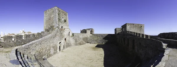 Alentejo Ciudad de Monsaraz castillo espacio interior. Portugal —  Fotos de Stock