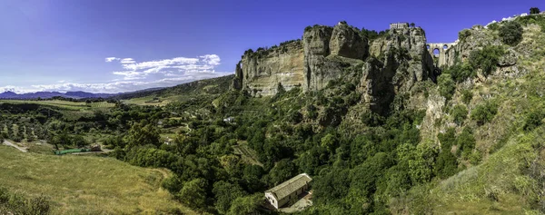 Panorama Ronda vista panoramica. Una città nella comunità autonoma spagnola dell'Andalusia . — Foto Stock