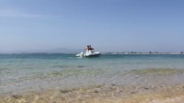 Armona ostrov, ria formosa pohled z farol ostrov sání, krajiny regionu ochranu mokřadů, algarve, Jižní Portugalsko — Stock video