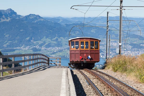Tren de Oldtime en el tren de rueda dentada de montaña Rigi — Foto de Stock