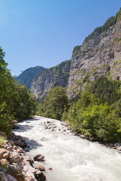 Dağ nehri — Stok fotoğraf