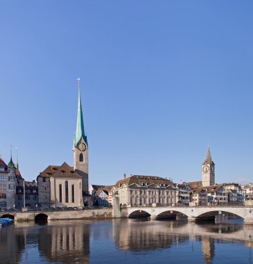 Zürih, Bayan minster ve st. peter Kilisesi
