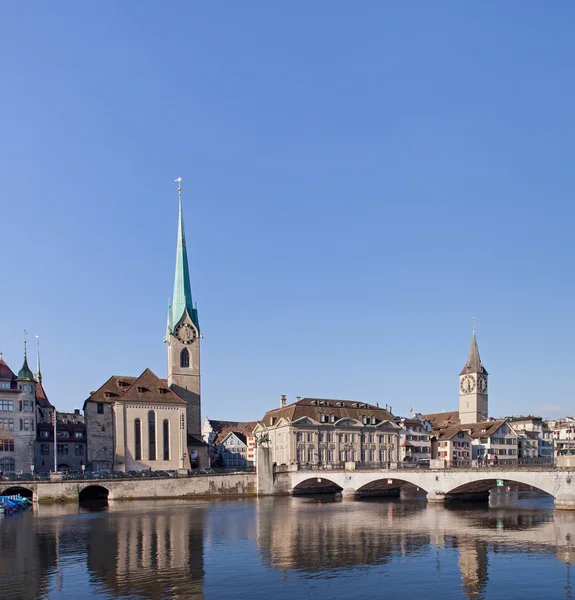 Zurich, Lady Minster y la Iglesia de San Pedro — Foto de Stock