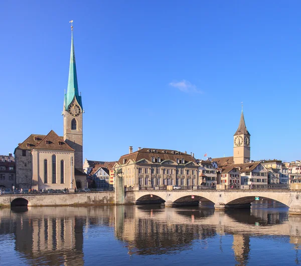 Zurich, Lady Minster y la Iglesia de San Pedro — Foto de Stock