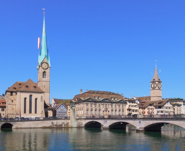 Zürih, Bayan minster ve st. peter Kilisesi