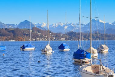 Kış aylarında Dört kanton Gölü