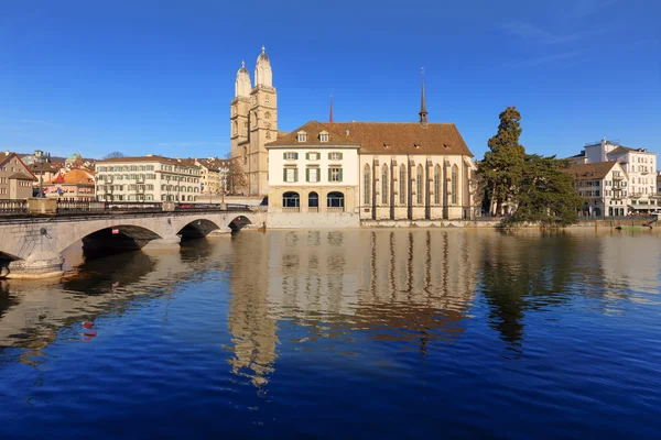 Zurich, the Water Church and the Great Minster — Stock Photo, Image