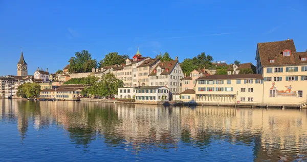 Zurique, vista para o rio Limmat — Fotografia de Stock