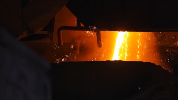 Pouring of liquid metal in ferrous metallurgy factory — Stock videók