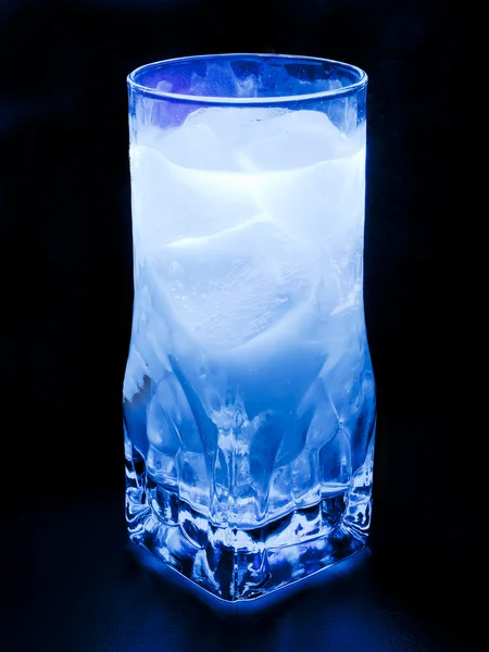 Tonic over ice — Stock Photo, Image