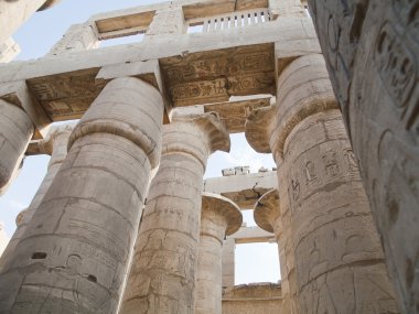 karnak Tapınağı sütunlar
