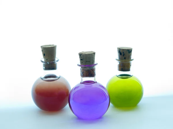 Parfumflesjes gekleurde — Stockfoto