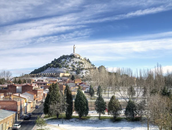 Cristo del Otero neighborhood snow with his statue in Palencia, — Stock Photo, Image