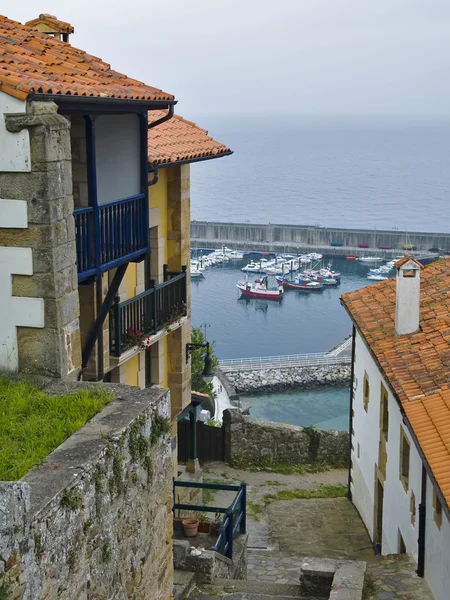Vista de Lastres, vila costeira precisa de Astúrias — Fotografia de Stock