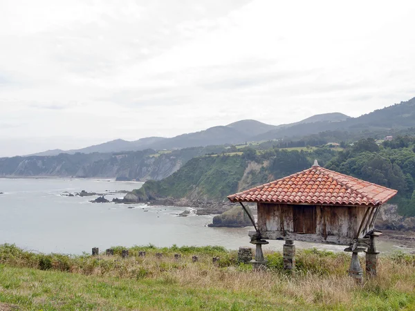 Granero en la costa marítima de Asturias —  Fotos de Stock