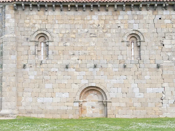Romanesk kilise — Stok fotoğraf