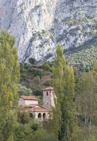 Mozarabic church of Santa Maria de Lebeña, Spain — Stok fotoğraf
