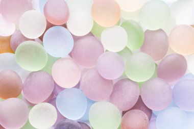 saydam renkli taşlar