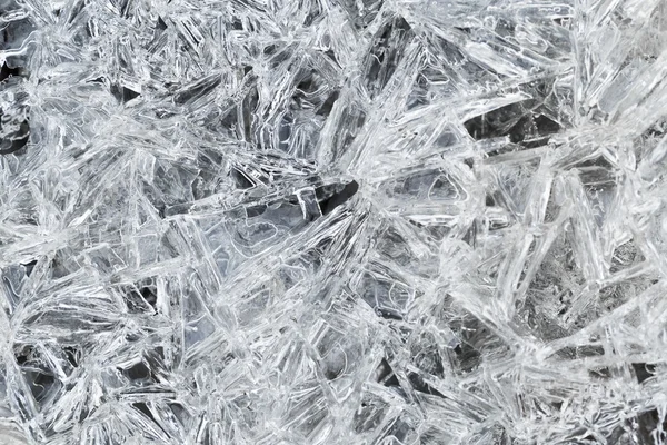 Кристали льоду над замороженим — стокове фото