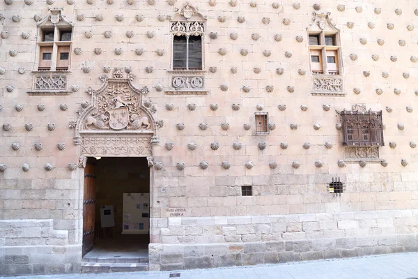 A casa de conchas em Salamanca, Espanha — Fotografia de Stock