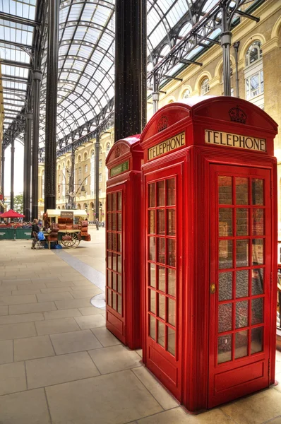 Londres, Reino Unido - caixas telefónicas vermelhas — Fotografia de Stock