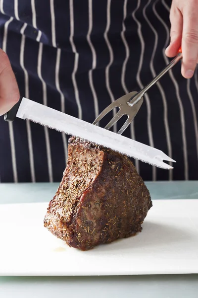 Roast meat ready for carving — Stock Photo, Image