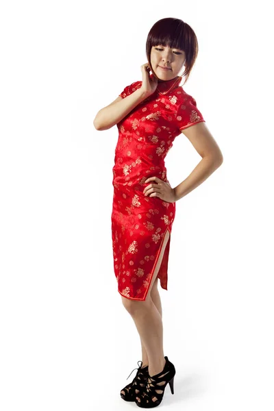 Chinese vrouw in traditionele cheongsam — Stockfoto