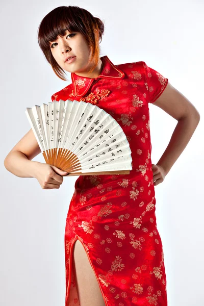 Modelo chinês no vestido tradicional Cheongsam — Fotografia de Stock